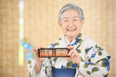 ネットdeそろばんで大人のそろばんを学ぶメリットは、70歳などが在籍！年齢に関係なくOK